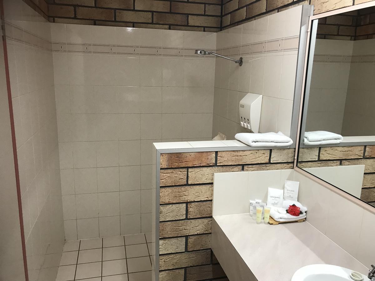 Miles Outback Motel Ngoại thất bức ảnh
