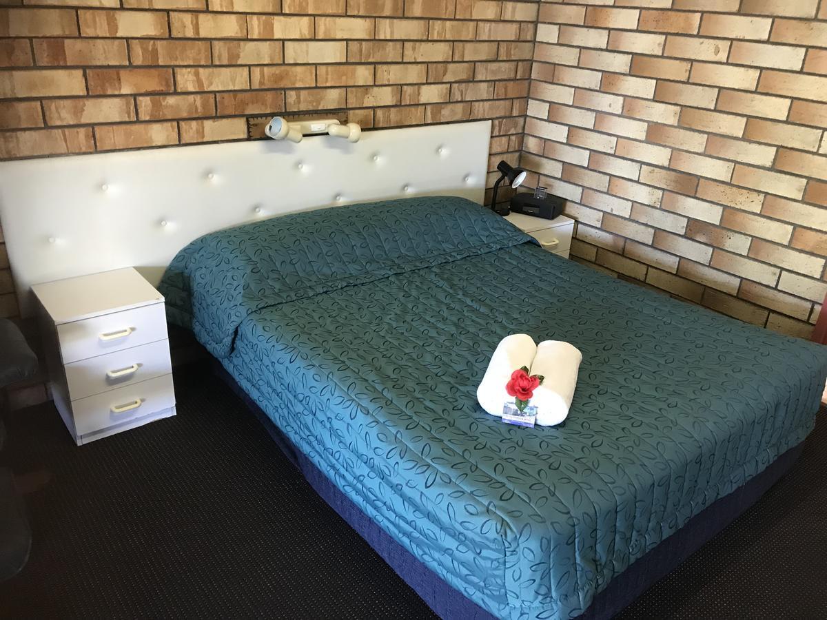 Miles Outback Motel Ngoại thất bức ảnh